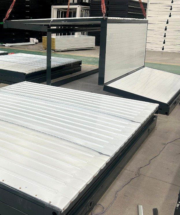 Kontejner složen na přepravu