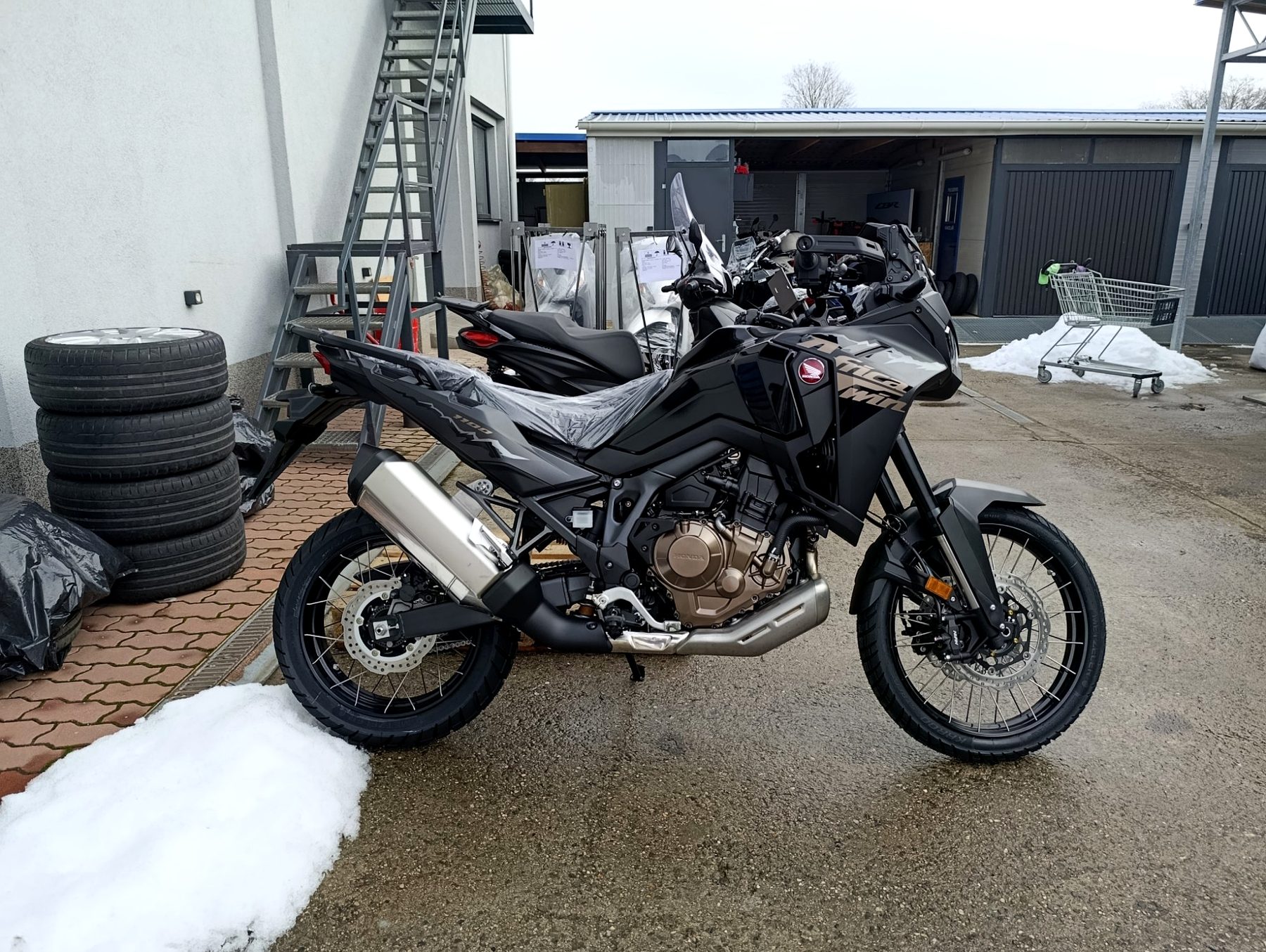 Honda Africa Twin 1100 2026 – černá