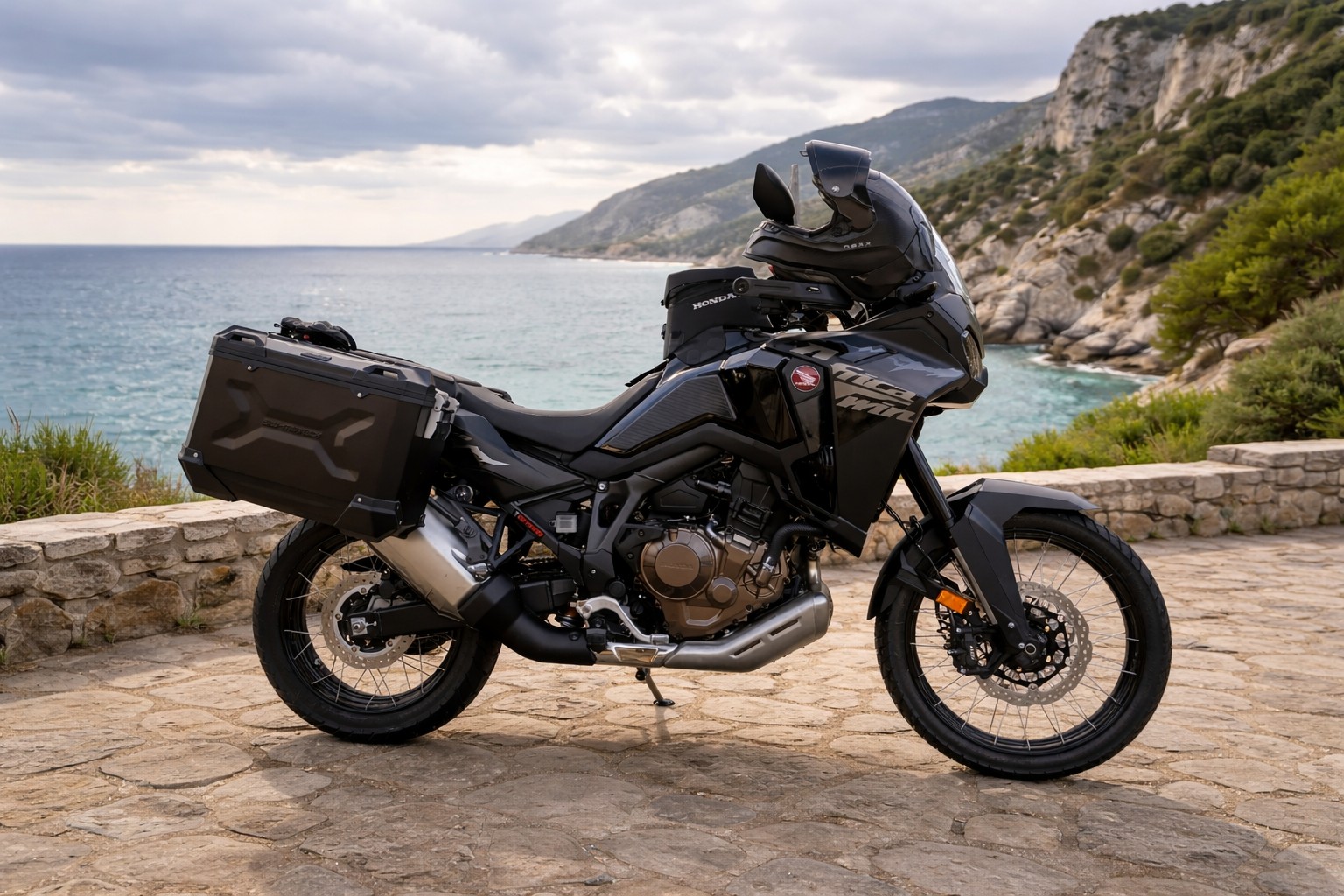 Honda Africa Twin 1100 s kufry a vybavením